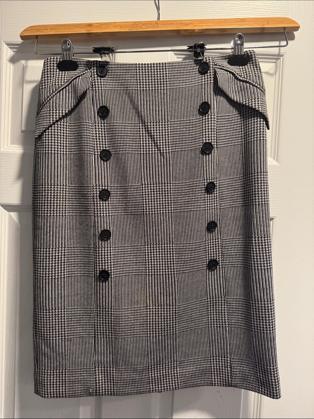 Calvin Klein - Black and White Glen Plaid Button-Front Pencil Skirt - Size 6